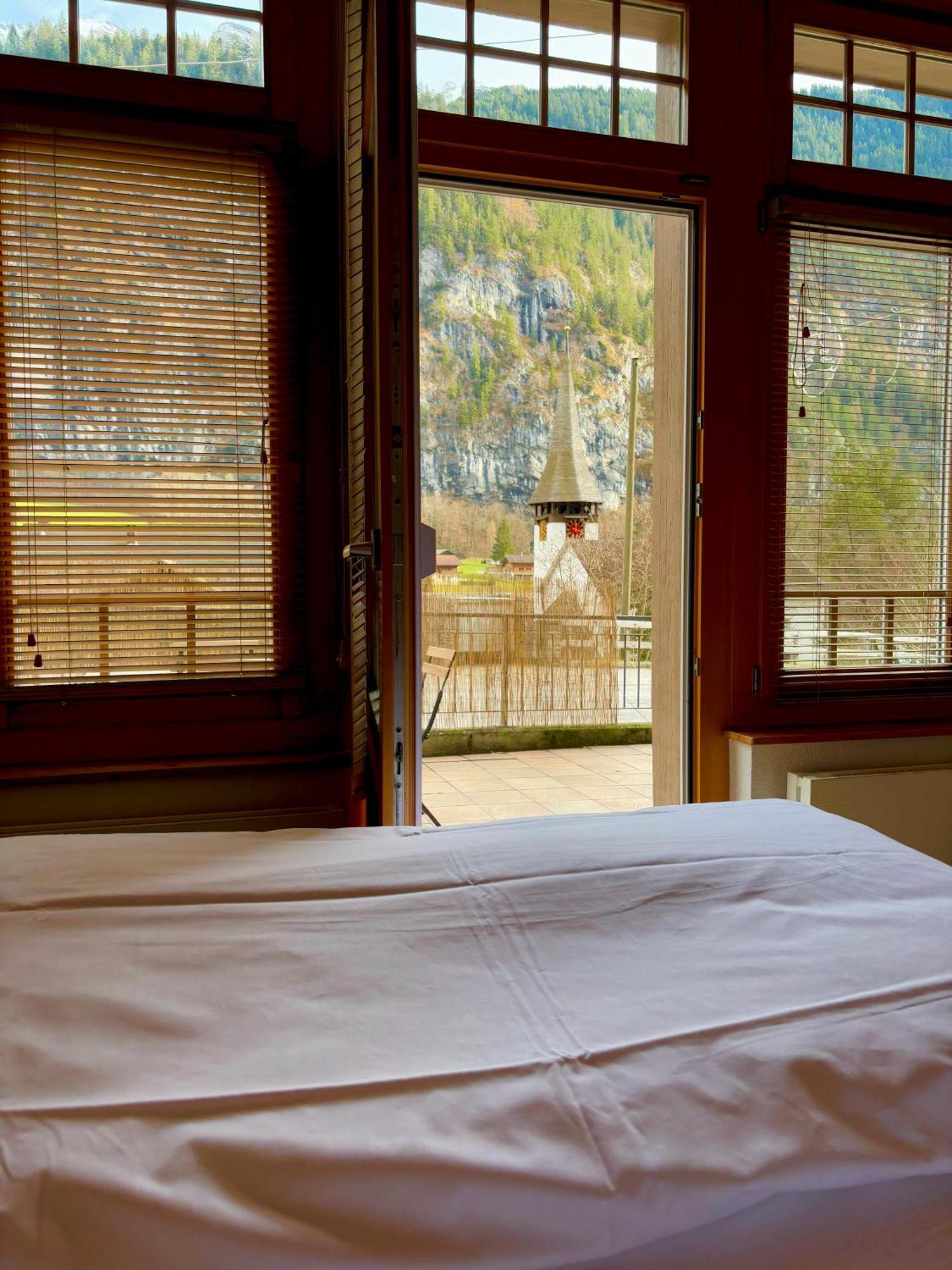 샬레 로사 B&B 라우터브루넨 외부 사진